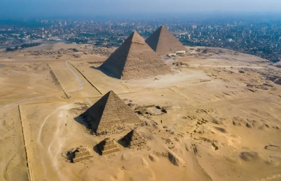 Aerial-View-Giza-Pyramids-Complex-Tripidays-Egypt-Tours-900x580.jpg